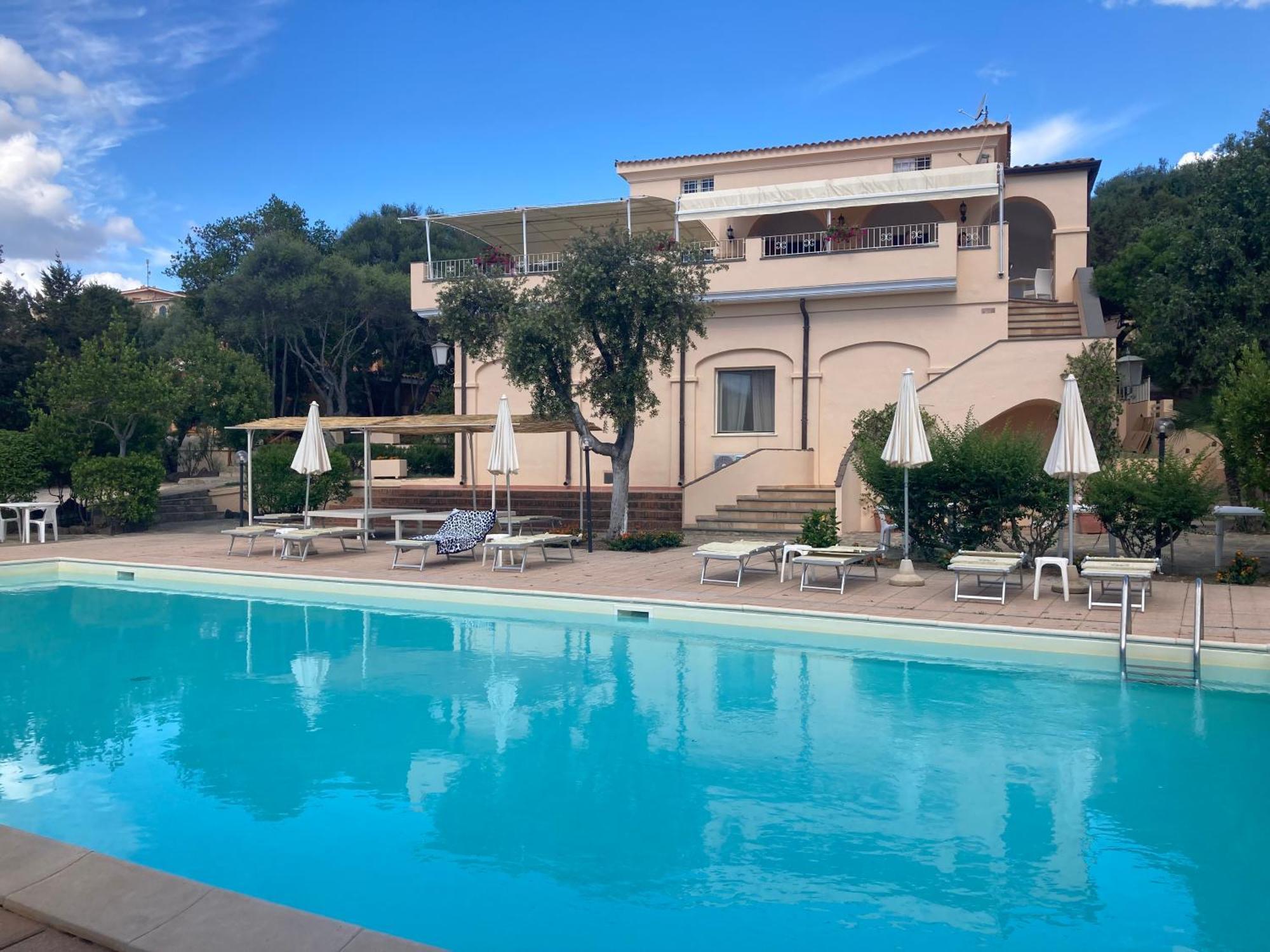Hotel Villa Campana Кала Либерото Екстериор снимка