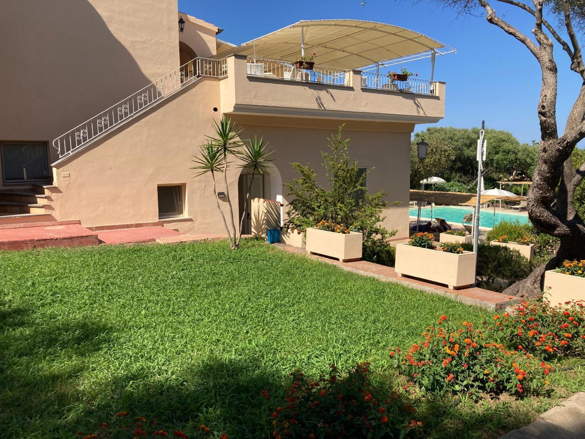 Hotel Villa Campana Кала Либерото Екстериор снимка